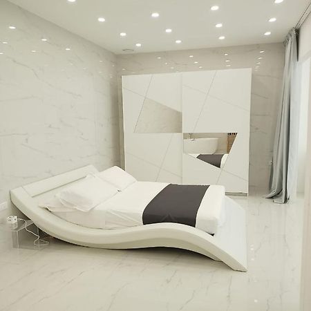 Elegant Basement Suite Orosei Exteriör bild