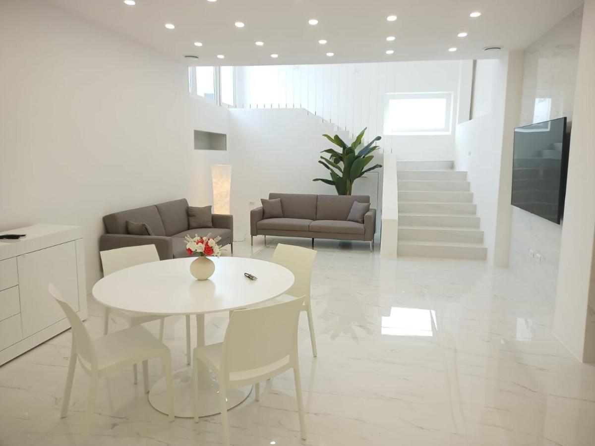 Elegant Basement Suite Orosei Exteriör bild