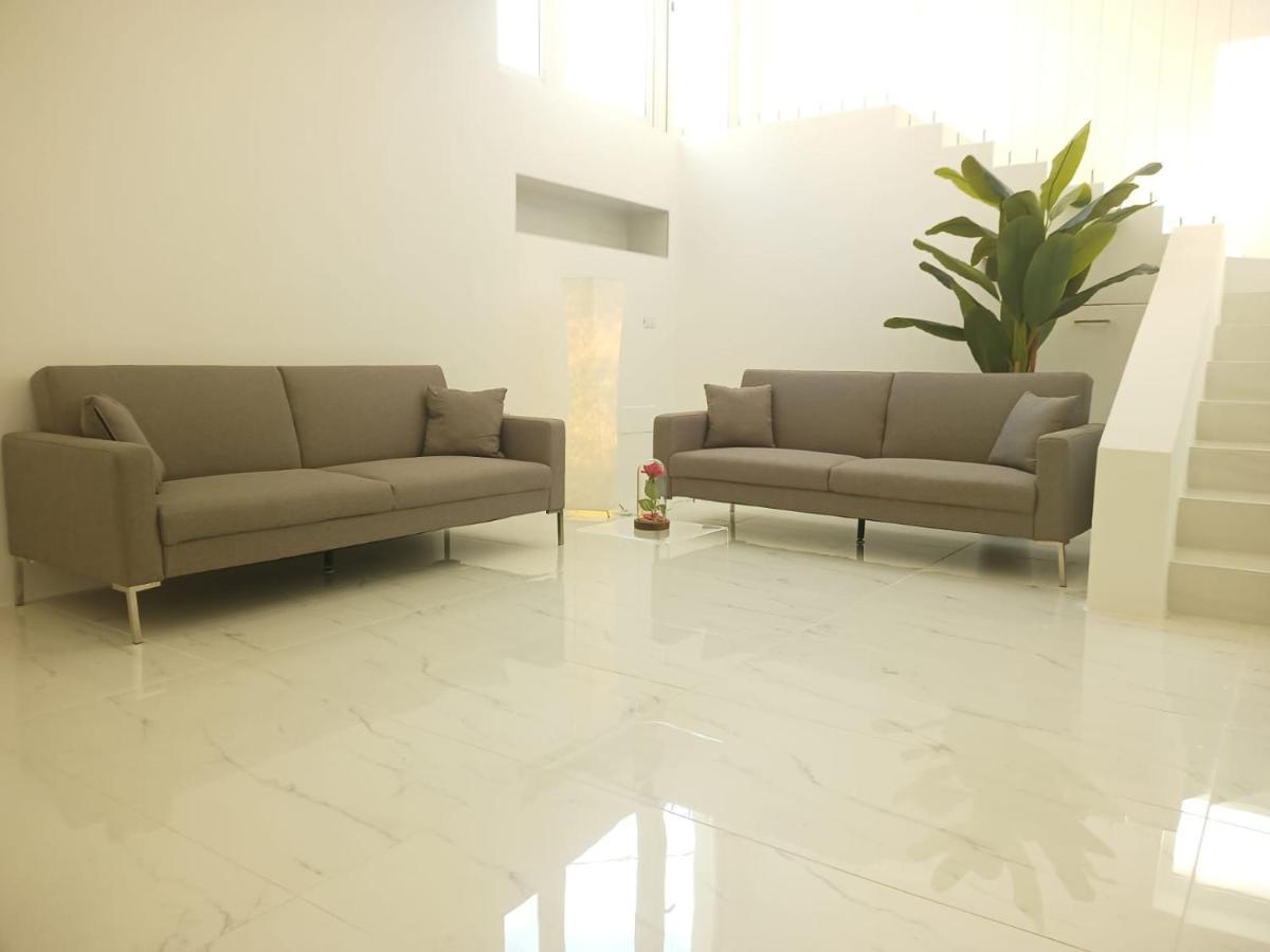 Elegant Basement Suite Orosei Exteriör bild