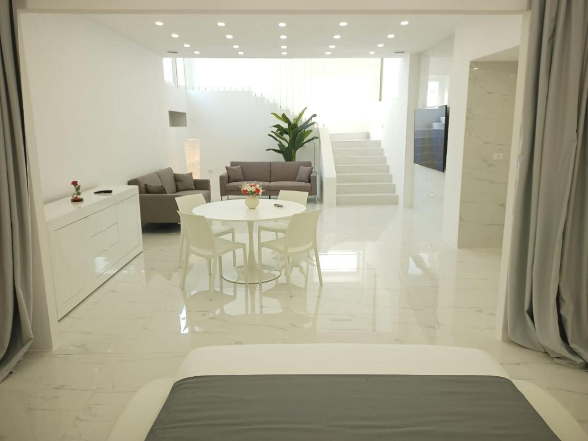 Elegant Basement Suite Orosei Exteriör bild