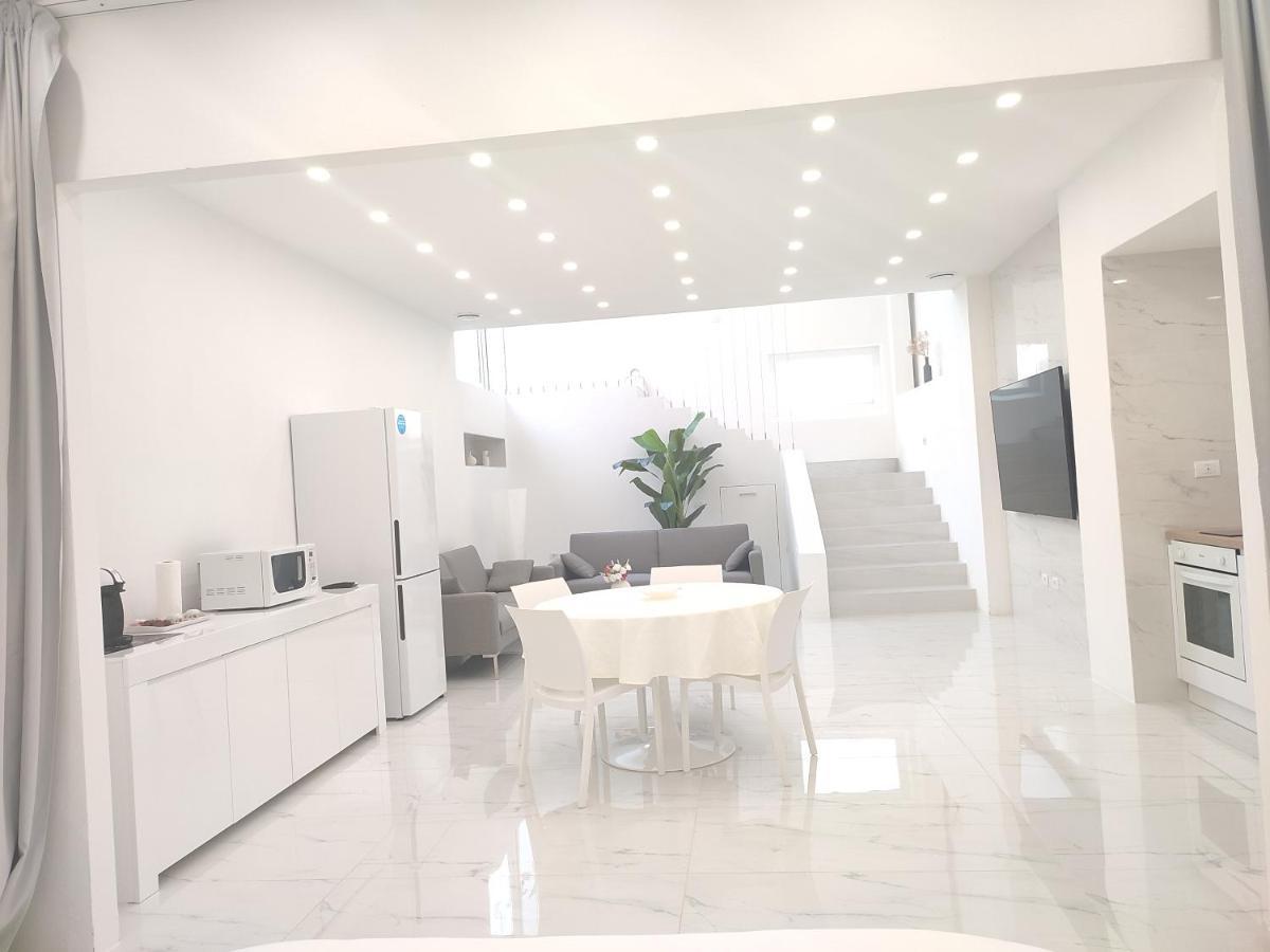 Elegant Basement Suite Orosei Exteriör bild