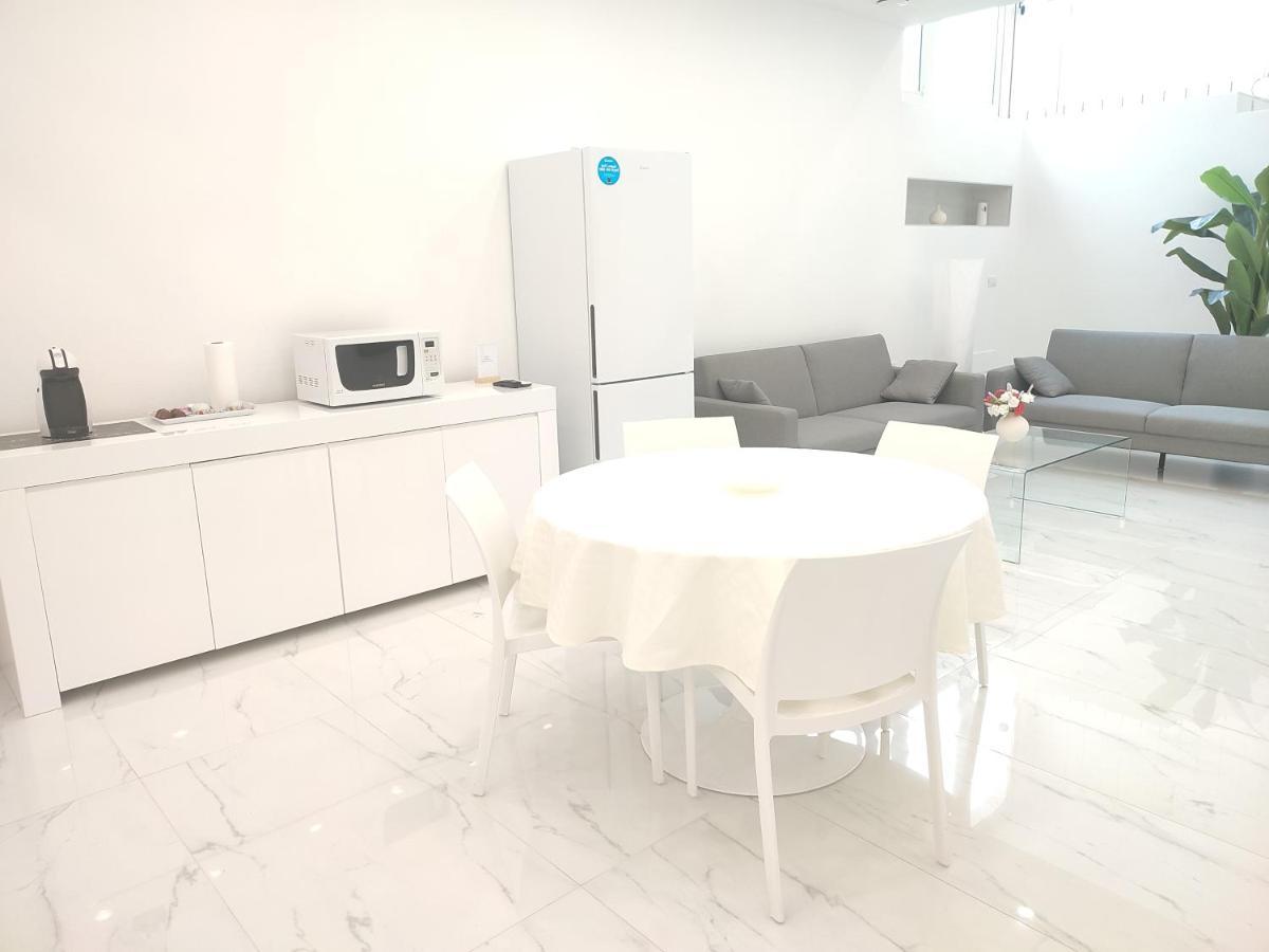 Elegant Basement Suite Orosei Exteriör bild